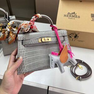Classic Hermes Bag: A Stylish and Versatile Choice for Elegance